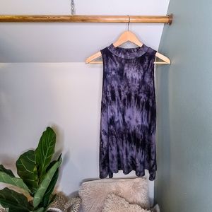 Black Tie-dye Top with Peep Hole Back